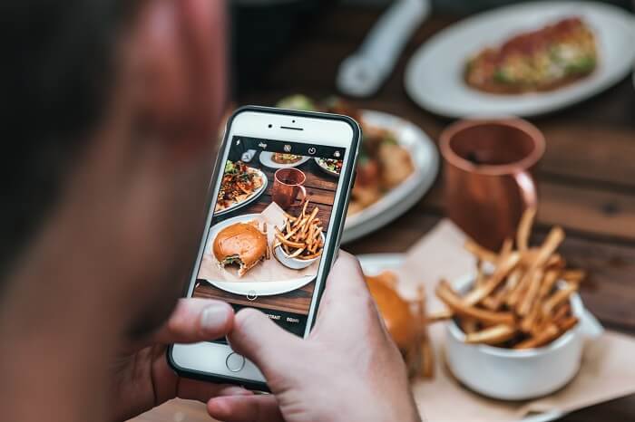 taking a shot by phone of food