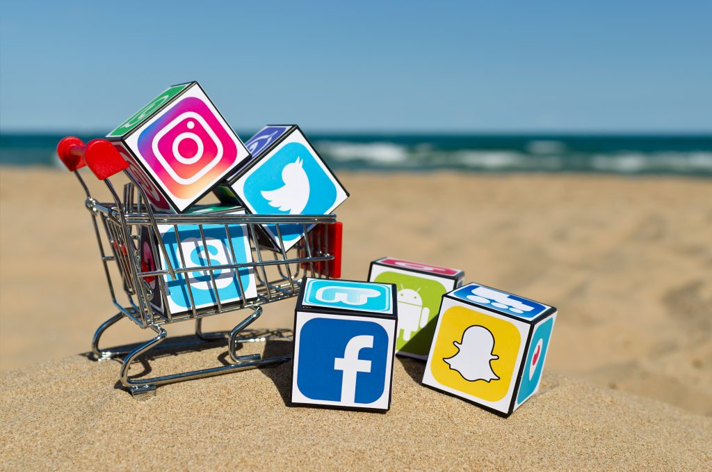 Read more about the article Social Commerce: Trends to Get Sales with Social Media